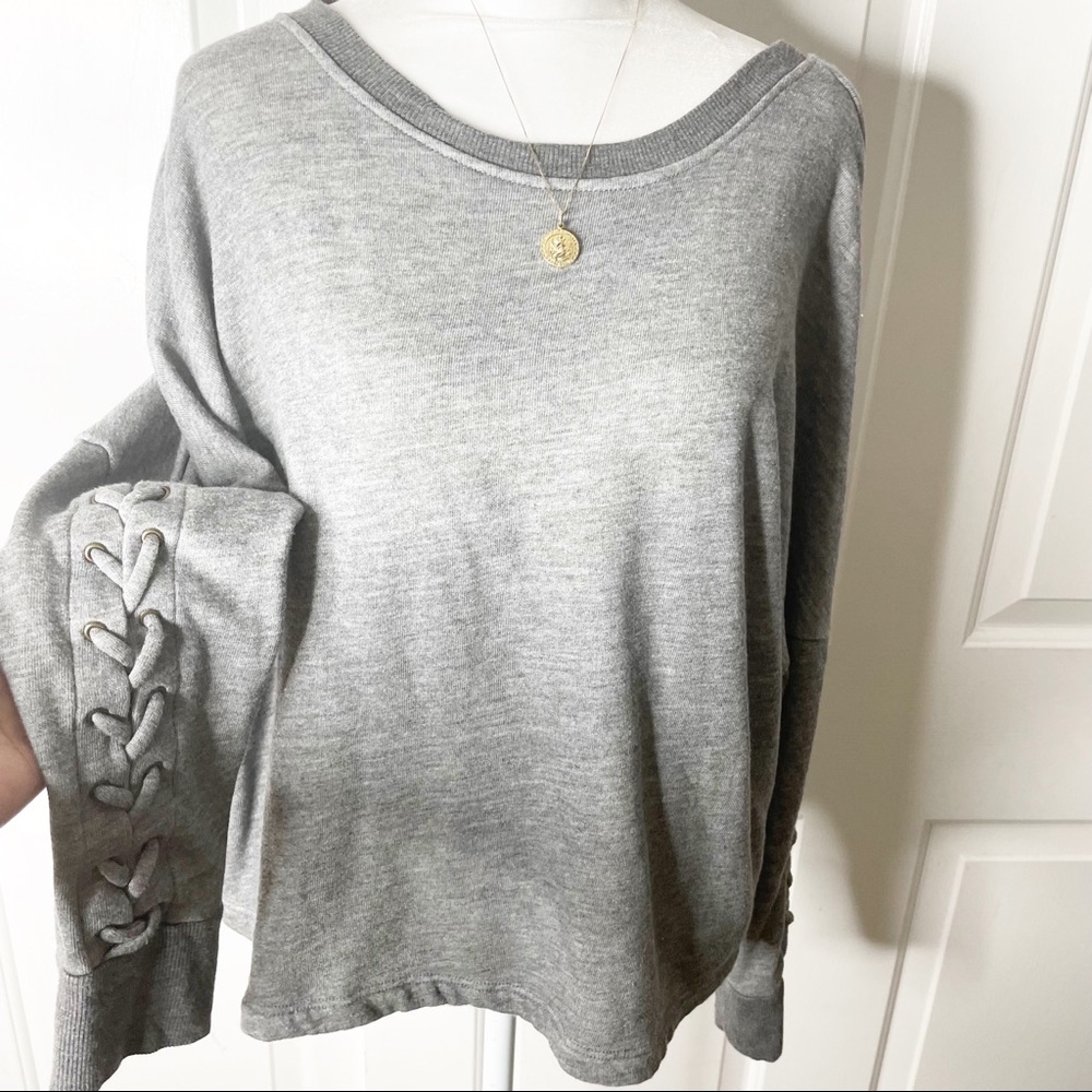 Beyond Yoga Lace Up Lasso Sleeve Sweatshirt (M) - Picture 4 of 10